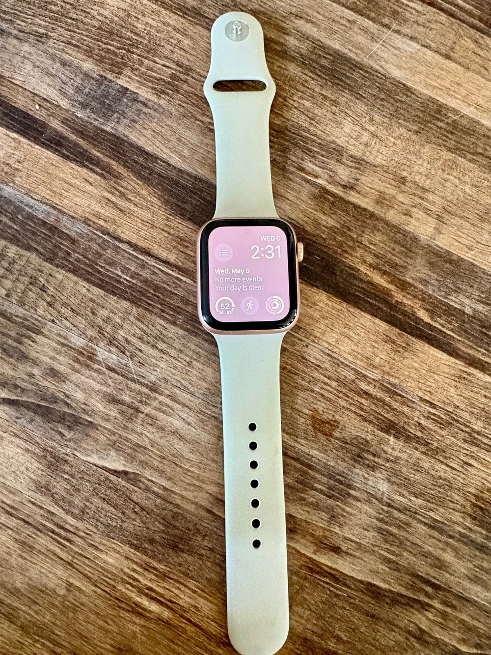 Apple Watch SE 44mm Rose Gold with Bands and Charger